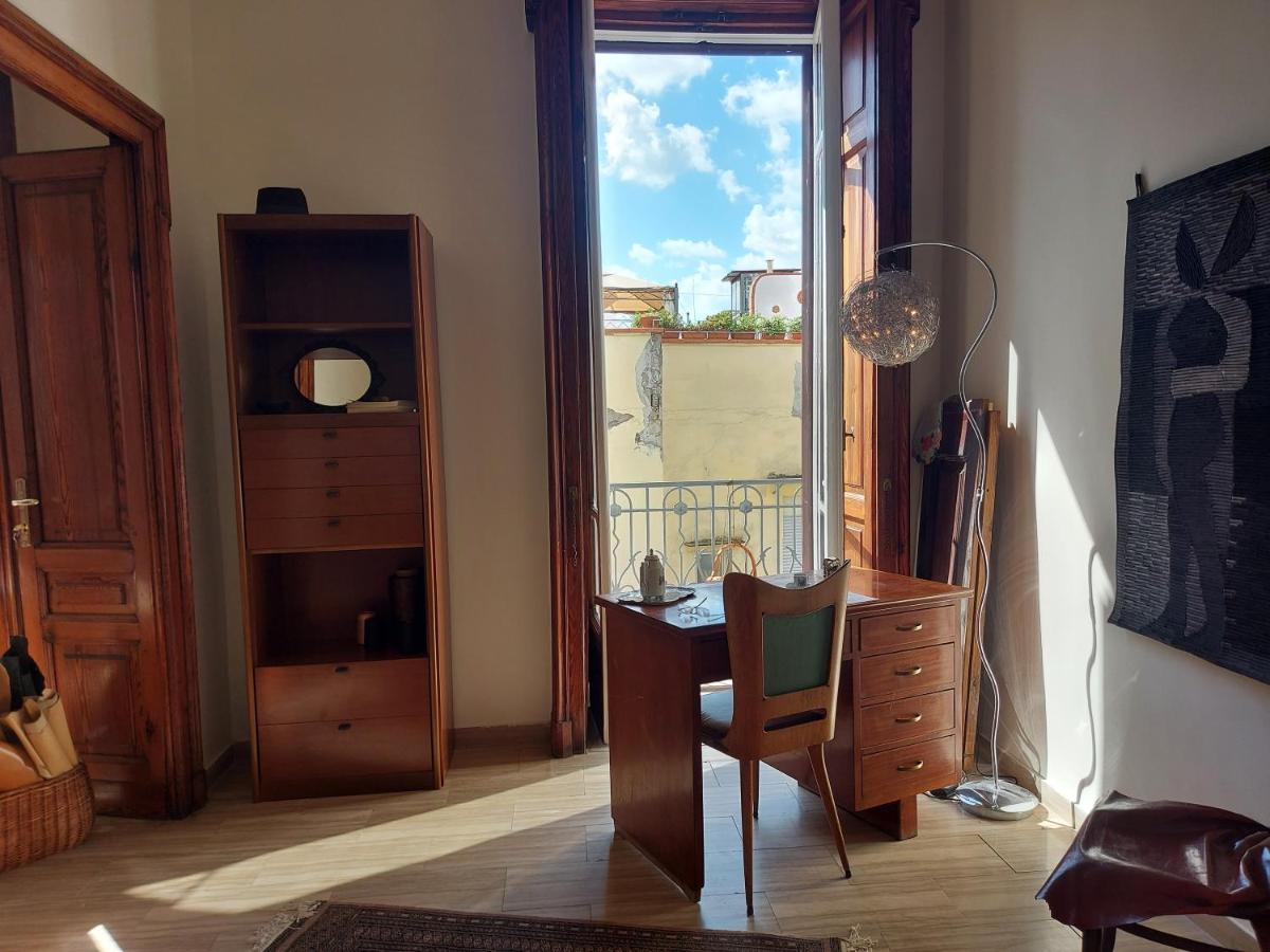 La Stanza Di Zoe Della Luna D'irene Affittacamere Napoli