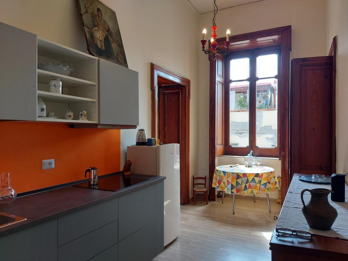 Affittacamere La Stanza Di Zoe Della Luna D'irene