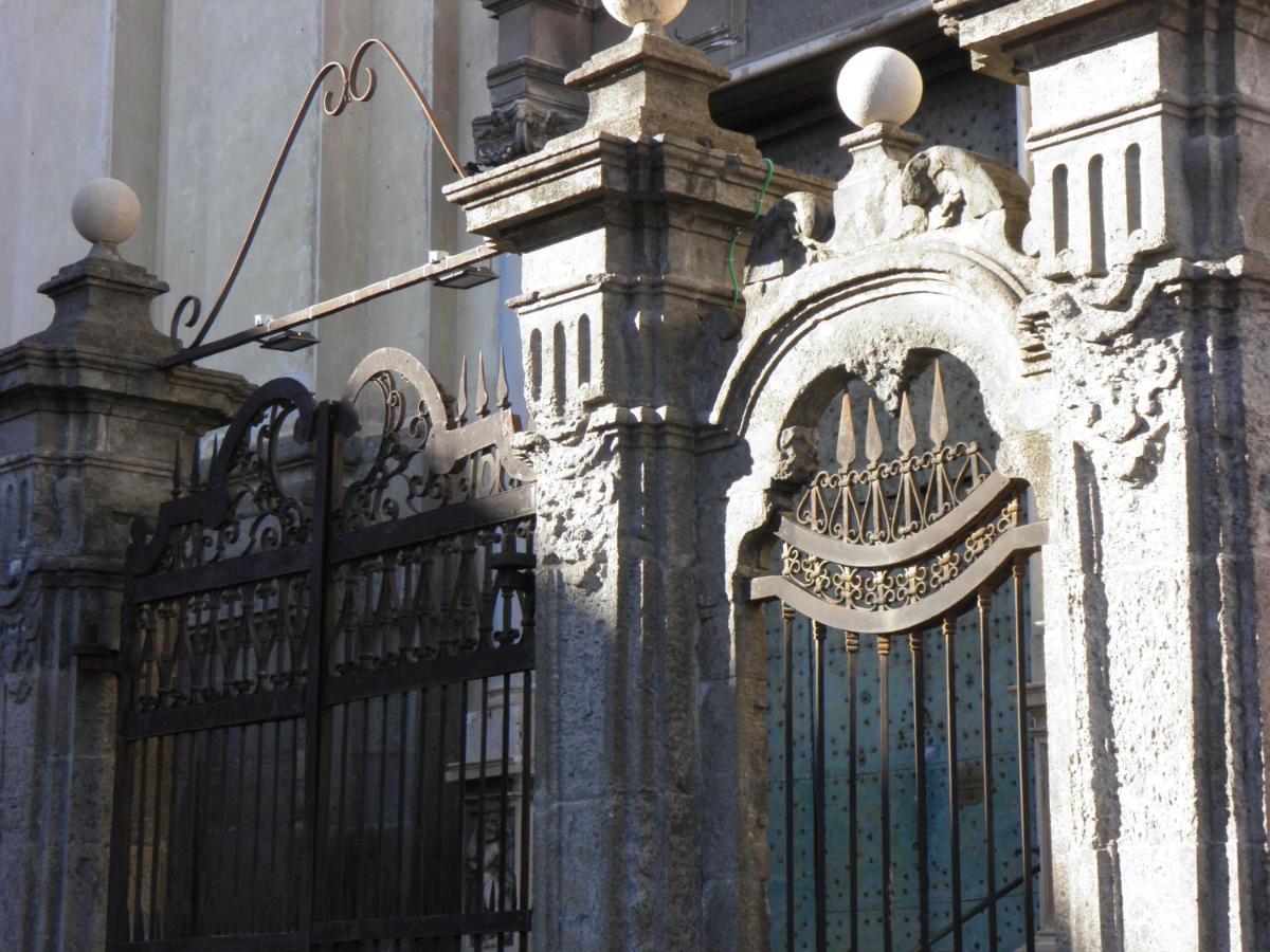 La Stanza Di Zoe Della Luna D'irene * Napoli